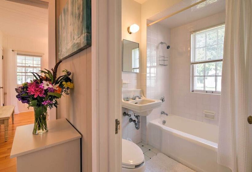 Boutique Home In Door County W/ Eagle Harbor Views