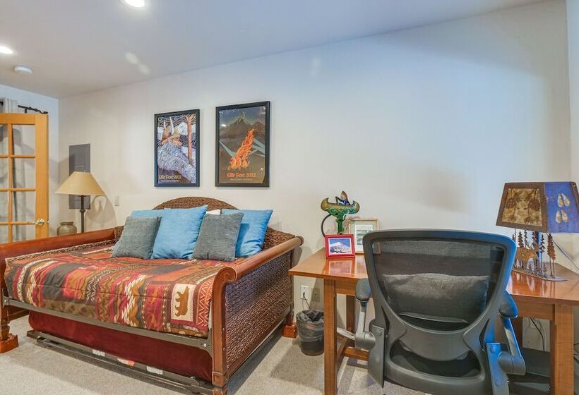 Near Ski Access: Home W/ Hot Tub In Breck!