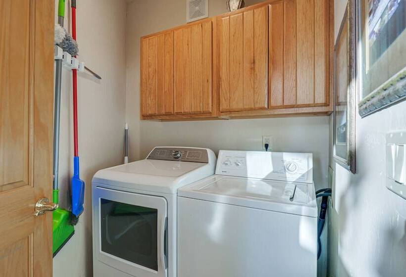 Near Ski Access: Home W/ Hot Tub In Breck!