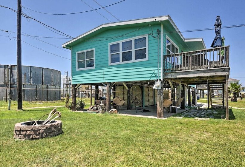 Breezy Surfside Beach Home W/ Deck: Walk To Beach