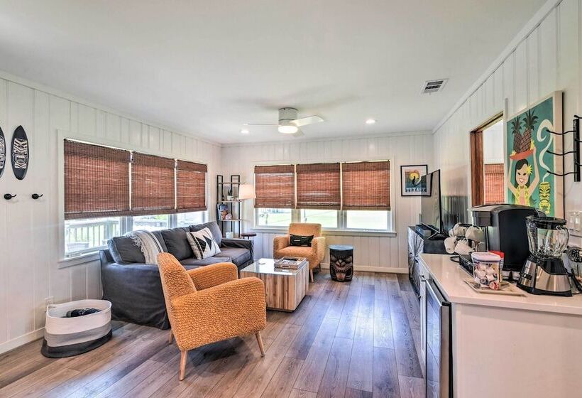 Breezy Surfside Beach Home W/ Deck: Walk To Beach