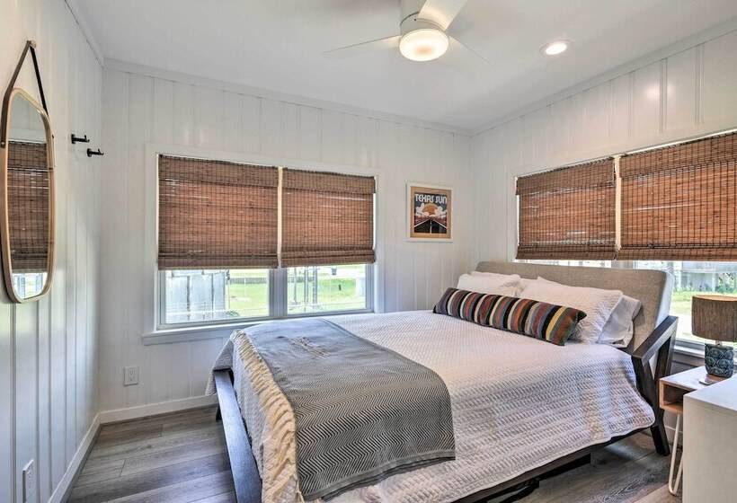 Breezy Surfside Beach Home W/ Deck: Walk To Beach