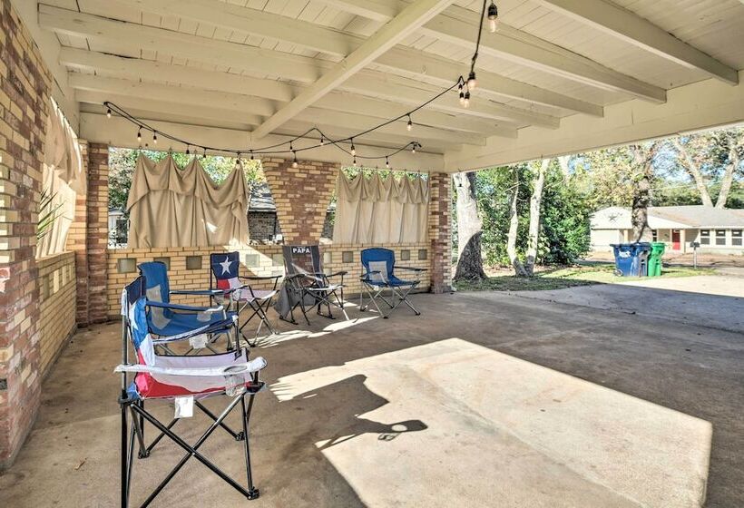 1 Mi To Dtwn: Family Friendly Brenham Bungalow!