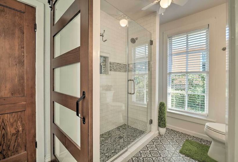 1 Mi To Dtwn: Family Friendly Brenham Bungalow!