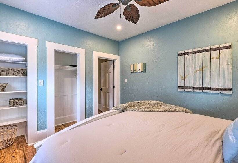 Bright Bradenton Retreat: 1 Mi To Downtown!