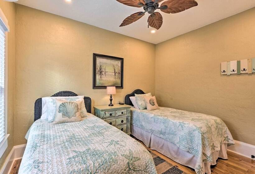 Bright Bradenton Retreat: 1 Mi To Downtown!