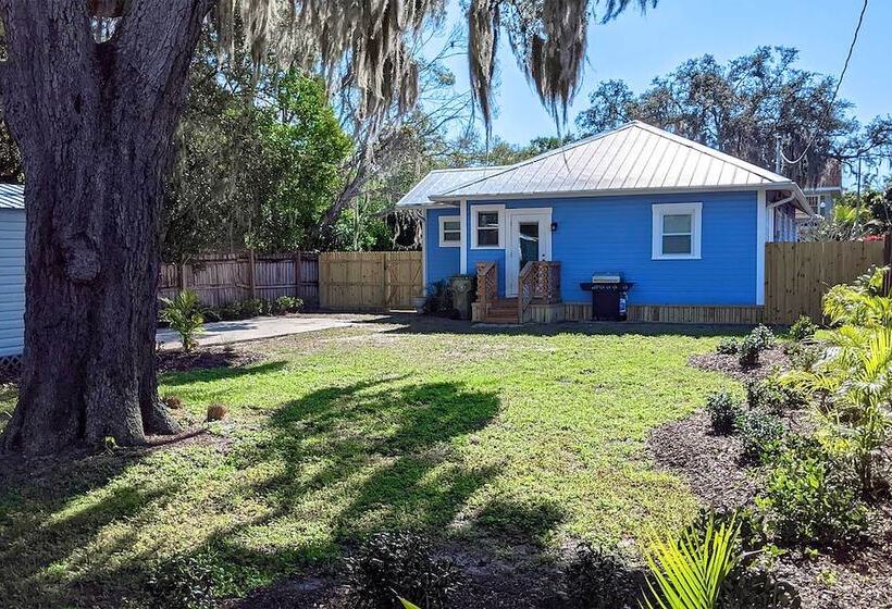 Bright Bradenton Retreat: 1 Mi To Downtown!