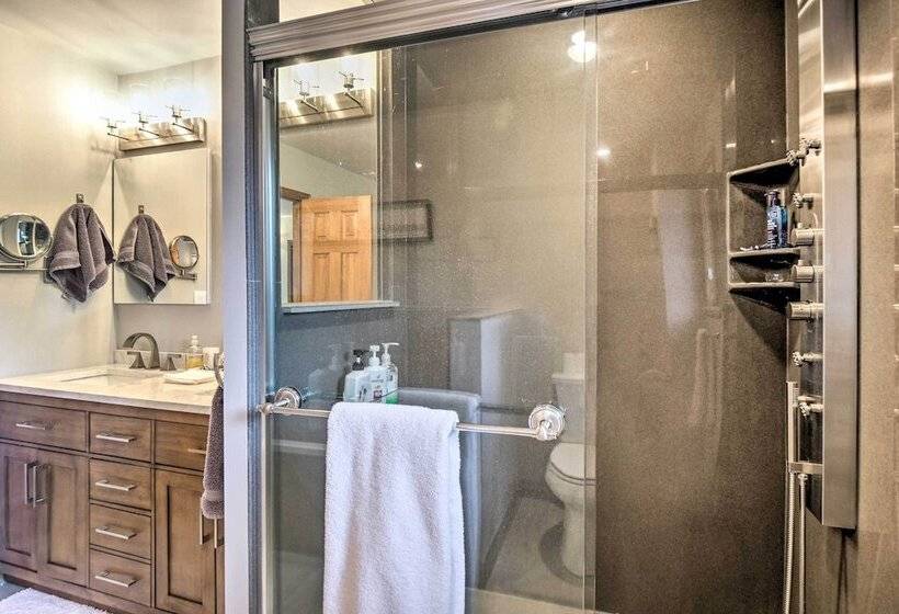 Bright Eagle Vail Escape W/ Deck + Mtn Views!