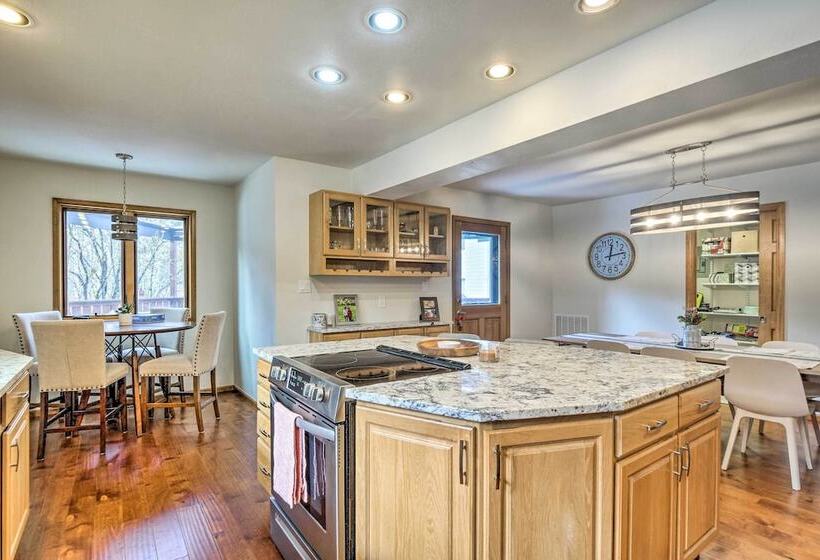 Bright Eagle Vail Escape W/ Deck + Mtn Views!