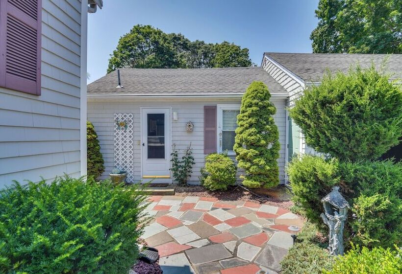 Bristol Home W/ Pool ~ 3 Mi To Dtwn & Beach!