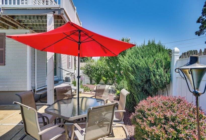 Bristol Home W/ Pool ~ 3 Mi To Dtwn & Beach!