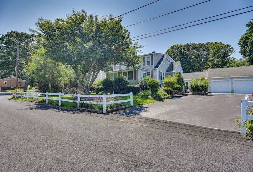 Bristol Home W/ Pool ~ 3 Mi To Dtwn & Beach!