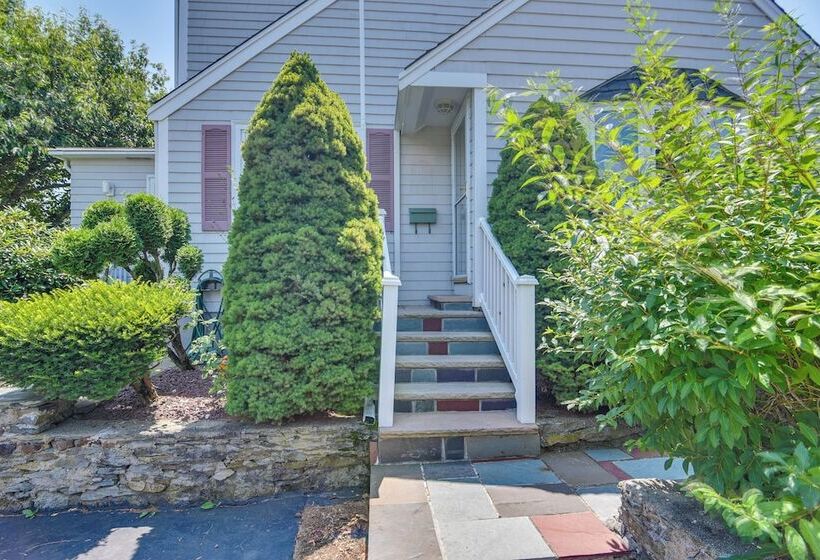 Bristol Home W/ Pool ~ 3 Mi To Dtwn & Beach!