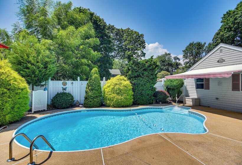 Bristol Home W/ Pool ~ 3 Mi To Dtwn & Beach!