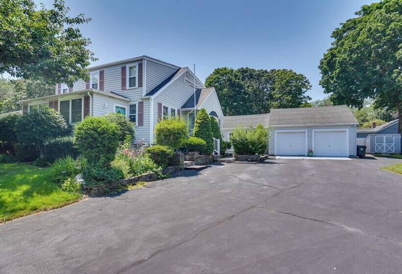 Bristol Home W/ Pool ~ 3 Mi To Dtwn & Beach!