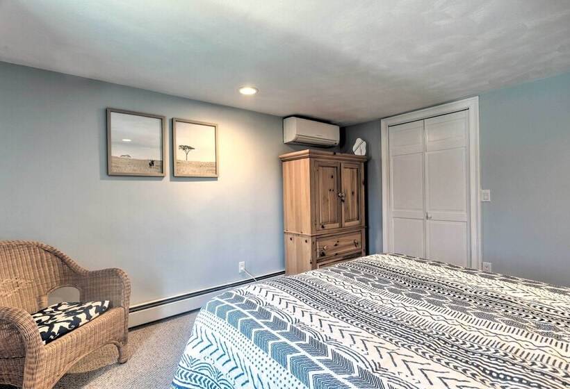 Bristol Home W/ Pool ~ 3 Mi To Dtwn & Beach!