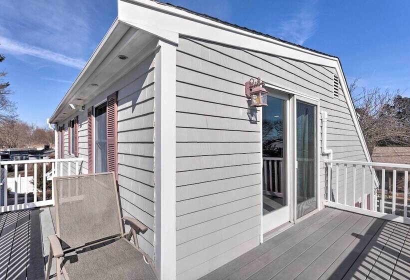 Bristol Home W/ Pool ~ 3 Mi To Dtwn & Beach!