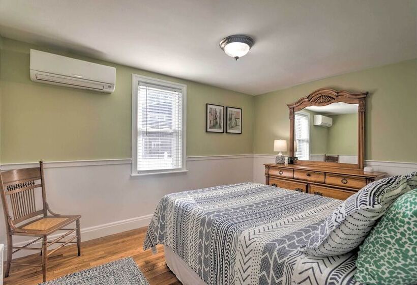 Bristol Home W/ Pool ~ 3 Mi To Dtwn & Beach!