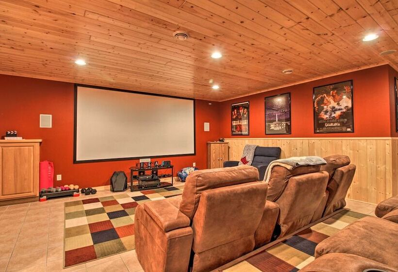 Cabin W/ Fire Pit & Movie Room, 1 Mi To Lake