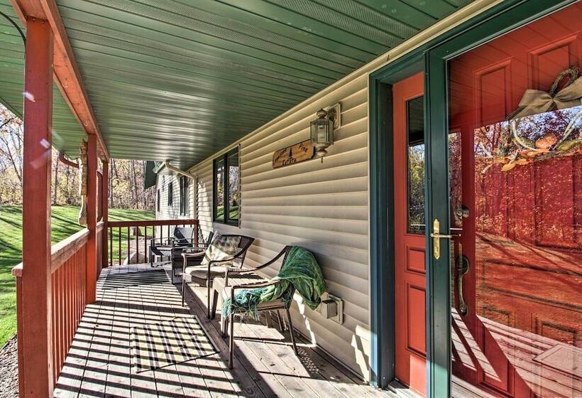 Cabin W/ Fire Pit & Movie Room, 1 Mi To Lake