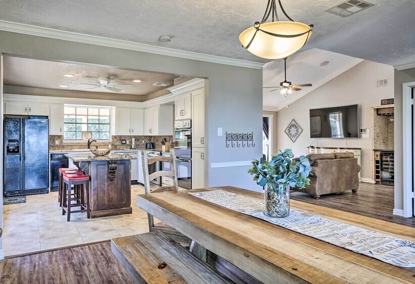 Canyon Lake Home: Hill Country & Water Views!