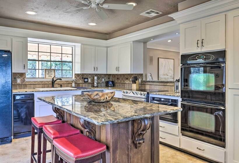 Canyon Lake Home: Hill Country & Water Views!