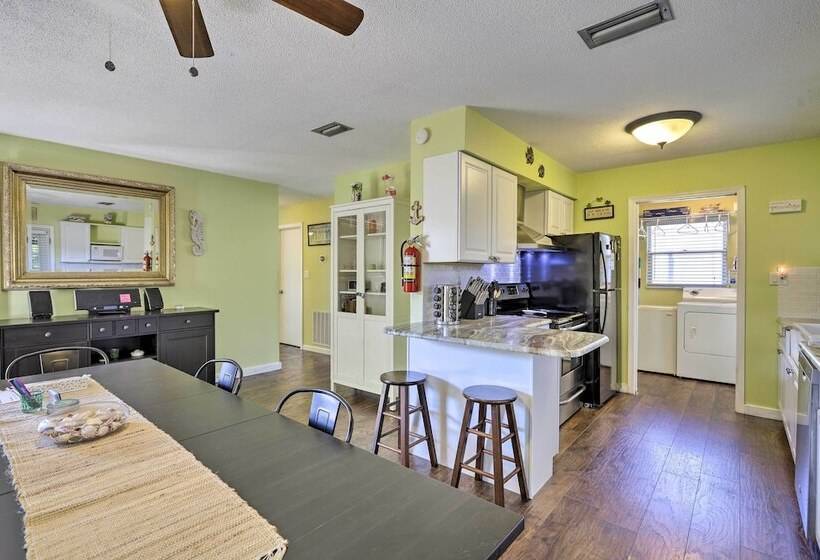 Cape Canaveral Cottage W/ Hot Tub: Walk To Beach