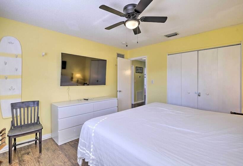 Cape Canaveral Cottage W/ Hot Tub: Walk To Beach