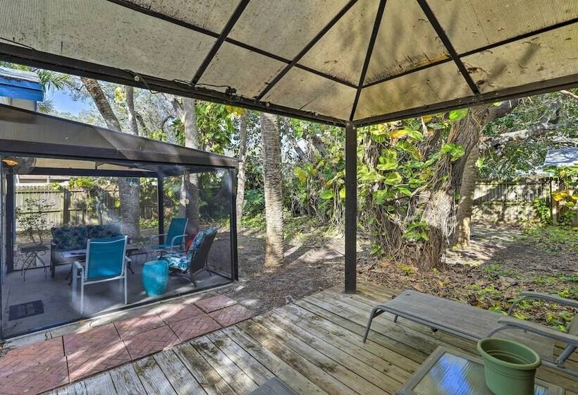 Cape Canaveral Cottage W/ Hot Tub: Walk To Beach