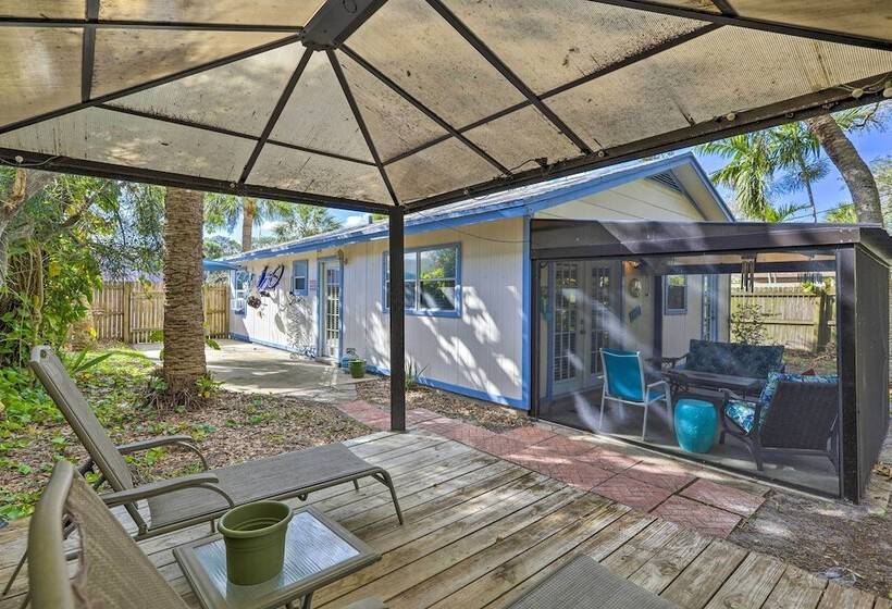 Cape Canaveral Cottage W/ Hot Tub: Walk To Beach