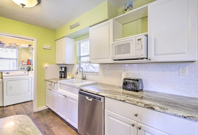 Cape Canaveral Cottage W/ Hot Tub: Walk To Beach