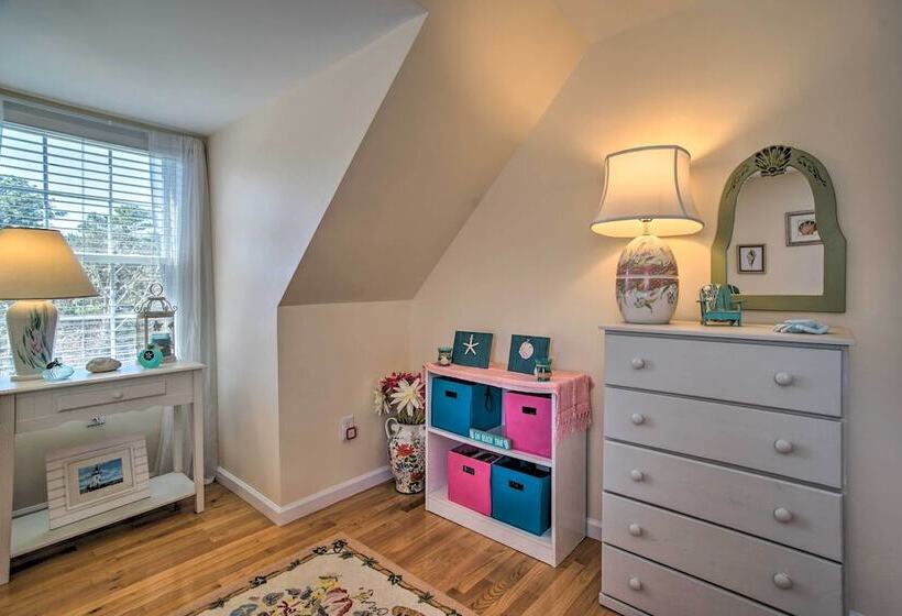 1 Mi To Beach: Home W/ Fire Pit & Bbq In Cape Cod!