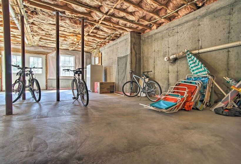 1 Mi To Beach: Home W/ Fire Pit & Bbq In Cape Cod!