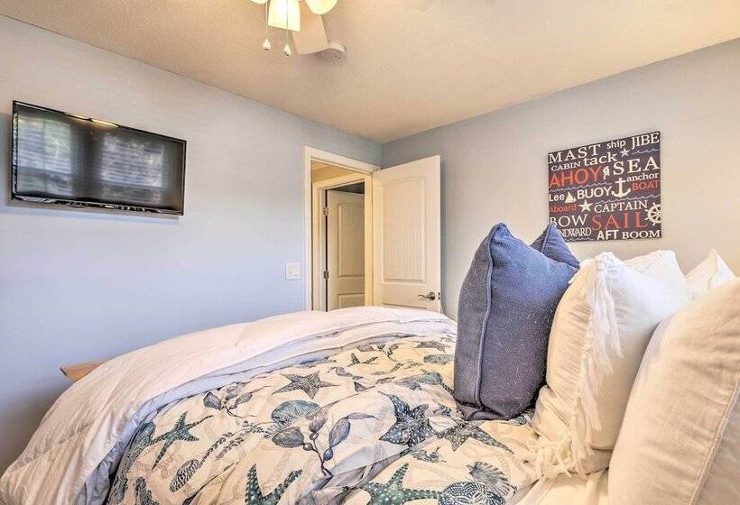 ~ 4 Mi To Dtwn: Chatham Home W/ Fire Pit