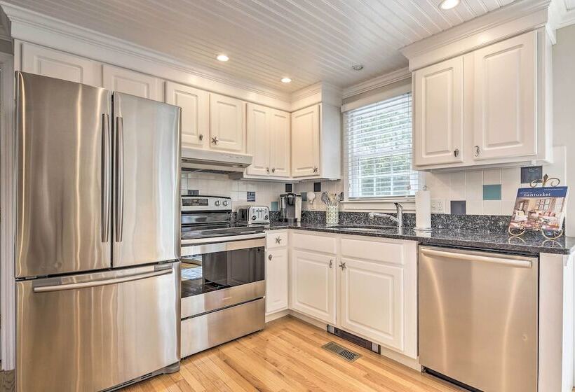 ~ 4 Mi To Dtwn: Chatham Home W/ Fire Pit