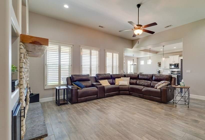 Carlsbad Retreat W/ Fire Pit & Fenced Yard!