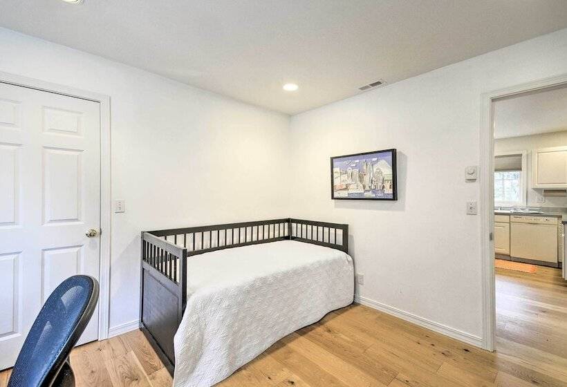 Central 4 Acre Cottage W/ Deck: Walk To Bay!