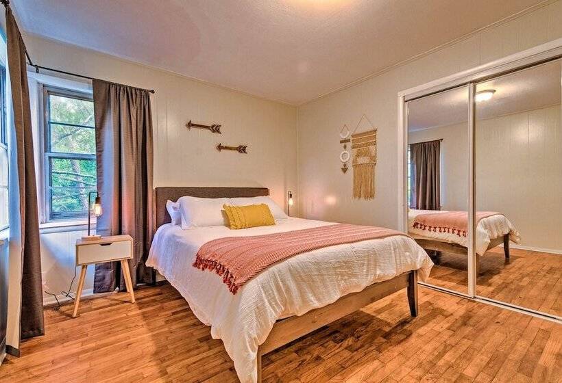 Centrally Located Hot Springs Home W/ Deck!