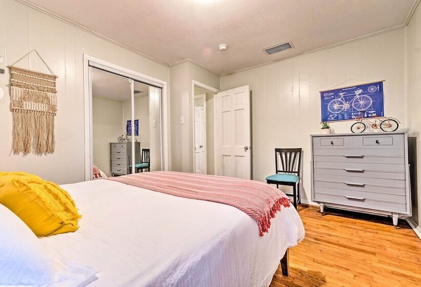 Centrally Located Hot Springs Home W/ Deck!