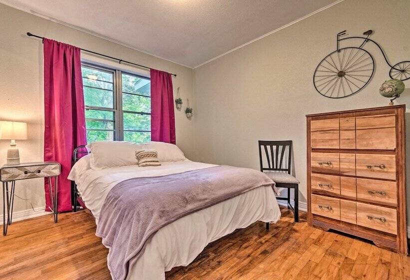 Centrally Located Hot Springs Home W/ Deck!