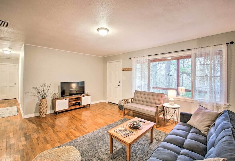 Centrally Located Hot Springs Home W/ Deck!