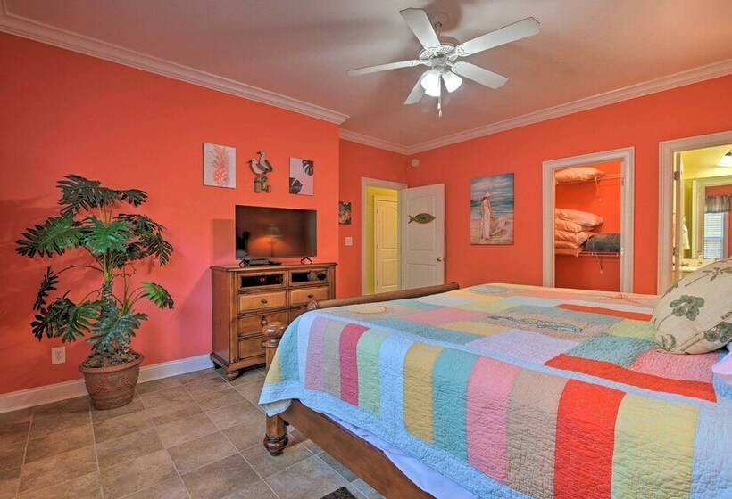 Game Room: Surfside Beach Resort Hideaway!