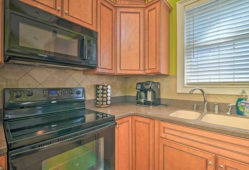 Game Room: Surfside Beach Resort Hideaway!