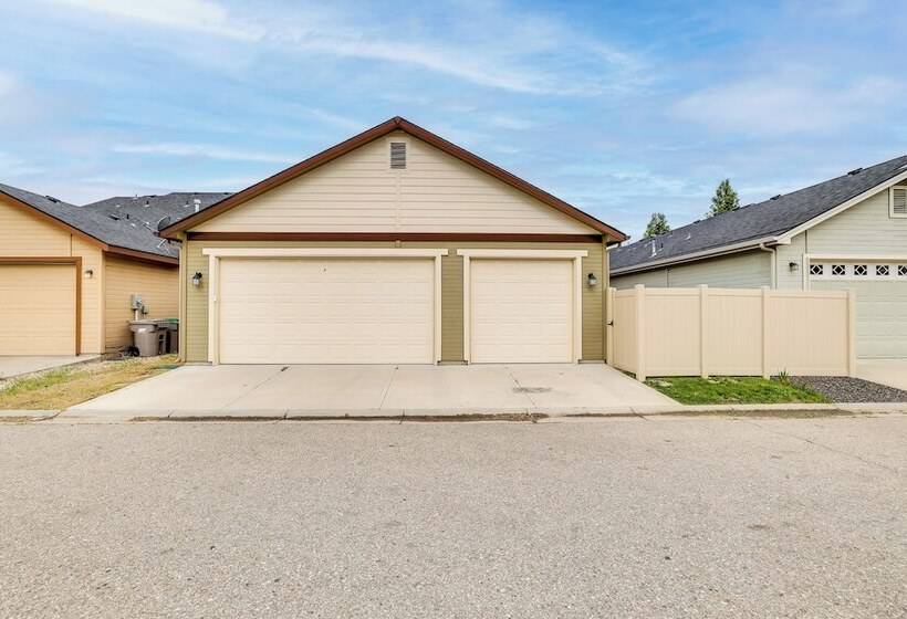 Charming Boise Home ~ 8 Mi To Downtown!