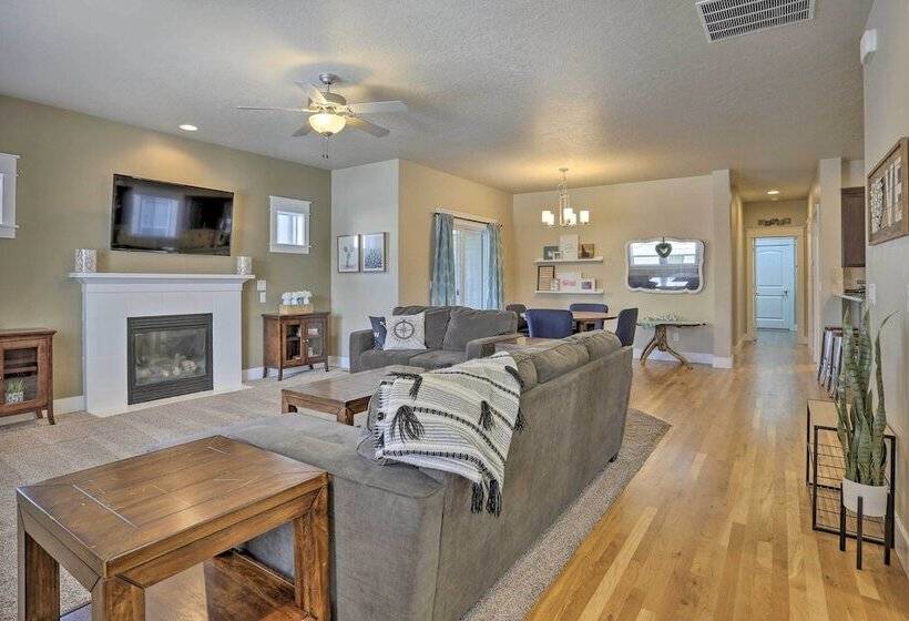 Charming Boise Home ~ 8 Mi To Downtown!