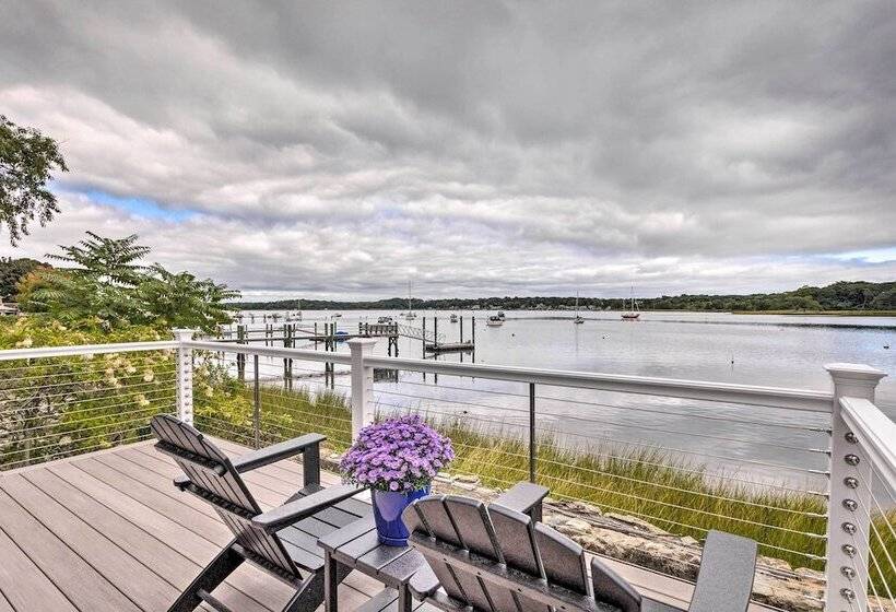 Charming Bristol Cottage W/ Private Beach!