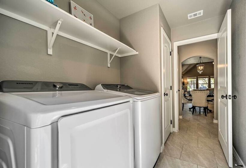 Charming Canyon Lake Home   Walk To Boat Ramp