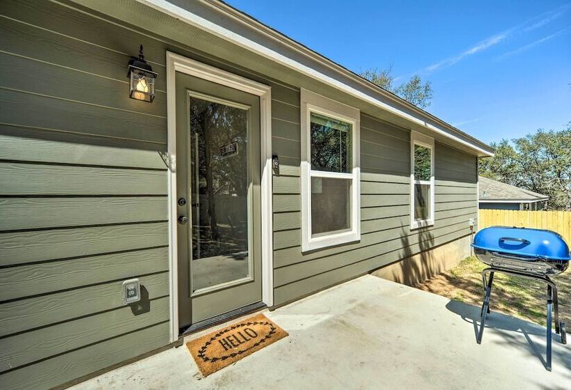 Charming Canyon Lake Home   Walk To Boat Ramp