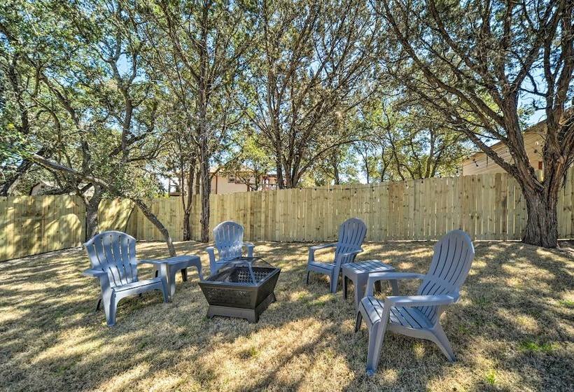 Charming Canyon Lake Home   Walk To Boat Ramp