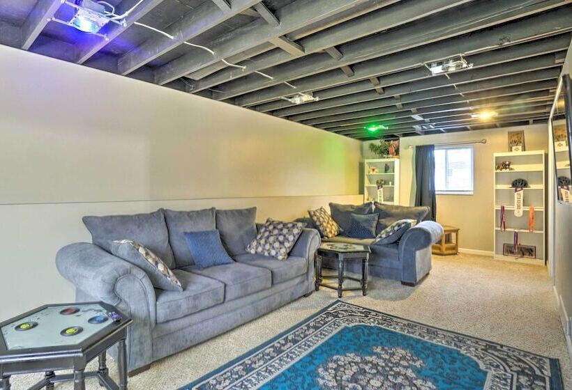 Charming Columbus Home ~ 7 Mi To Ohio State!